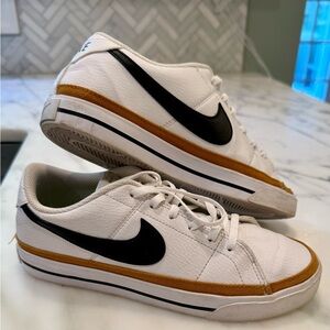 Nike Court Legacy Next Nature -Sneakers size 7.5 great condition
